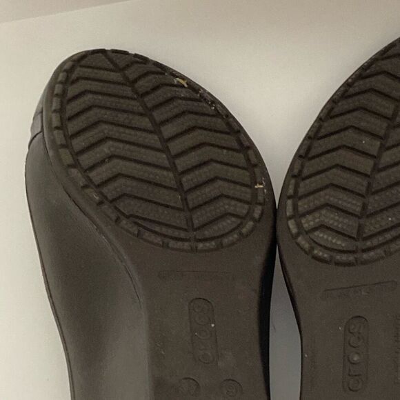 Crocs Women's Dark Brown Patent Toe Cap Wedge Shoes Size 9 - Picture 7 of 8